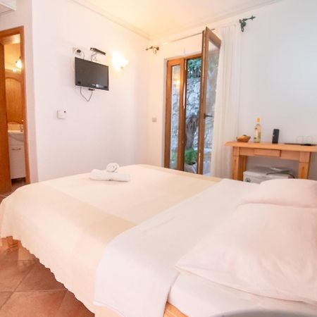 Apartments And Rooms Levantin Inn Sveti Stefan Exterior foto