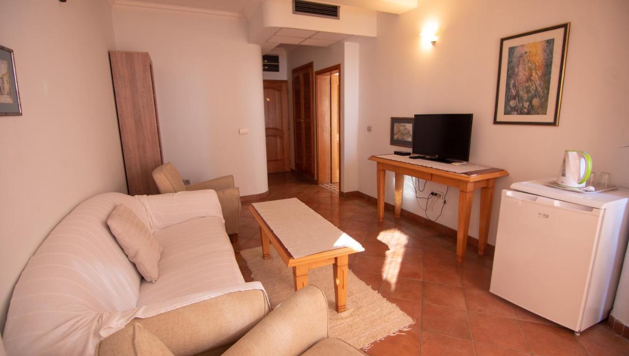 Apartments And Rooms Levantin Inn Sveti Stefan Exterior foto